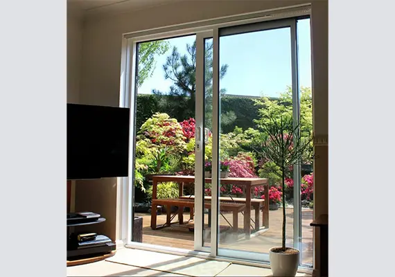 ALumiGlaze Doors